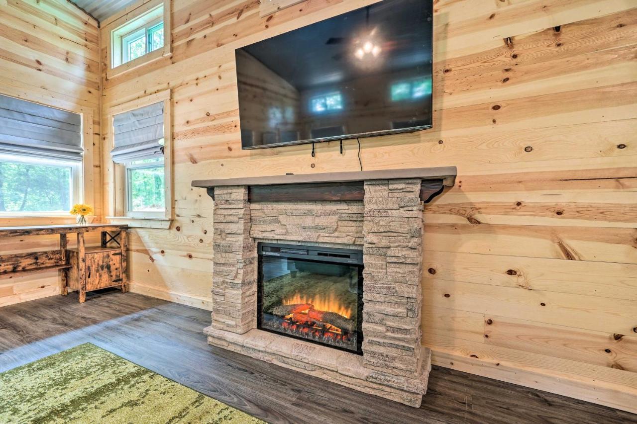 Stylish Cabin By Beavers Bend Hot Tub And Fire Pit Broken Bow Exterior photo