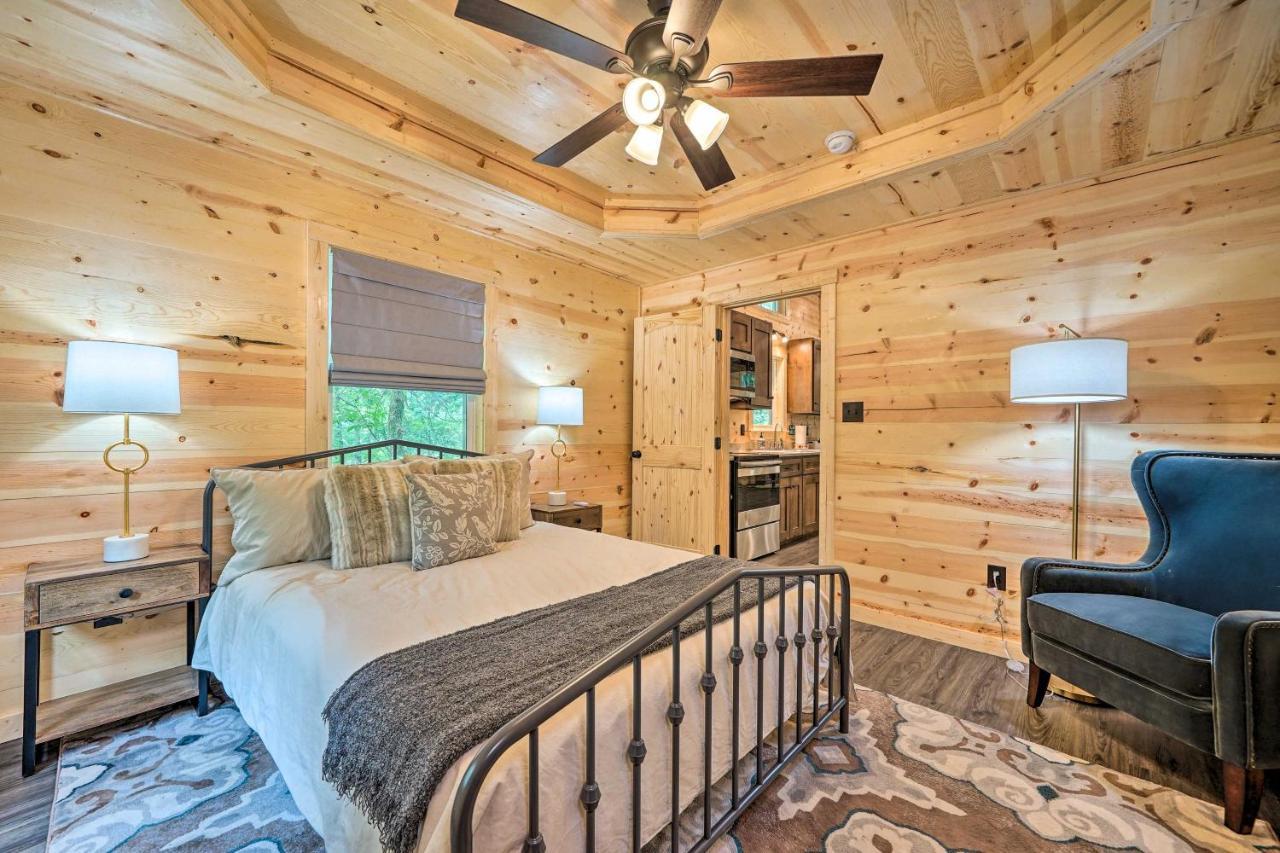 Stylish Cabin By Beavers Bend Hot Tub And Fire Pit Broken Bow Exterior photo