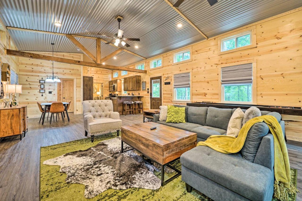 Stylish Cabin By Beavers Bend Hot Tub And Fire Pit Broken Bow Exterior photo