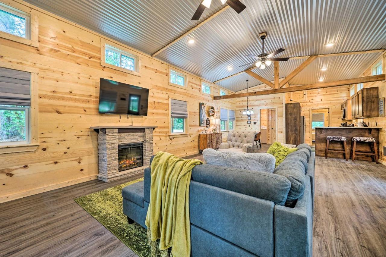 Stylish Cabin By Beavers Bend Hot Tub And Fire Pit Broken Bow Exterior photo