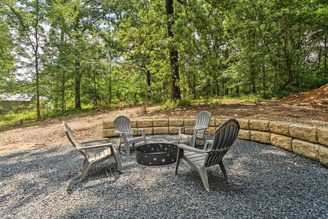 Stylish Cabin With Fire Pit Near Beavers Bend! Broken Bow Exterior photo