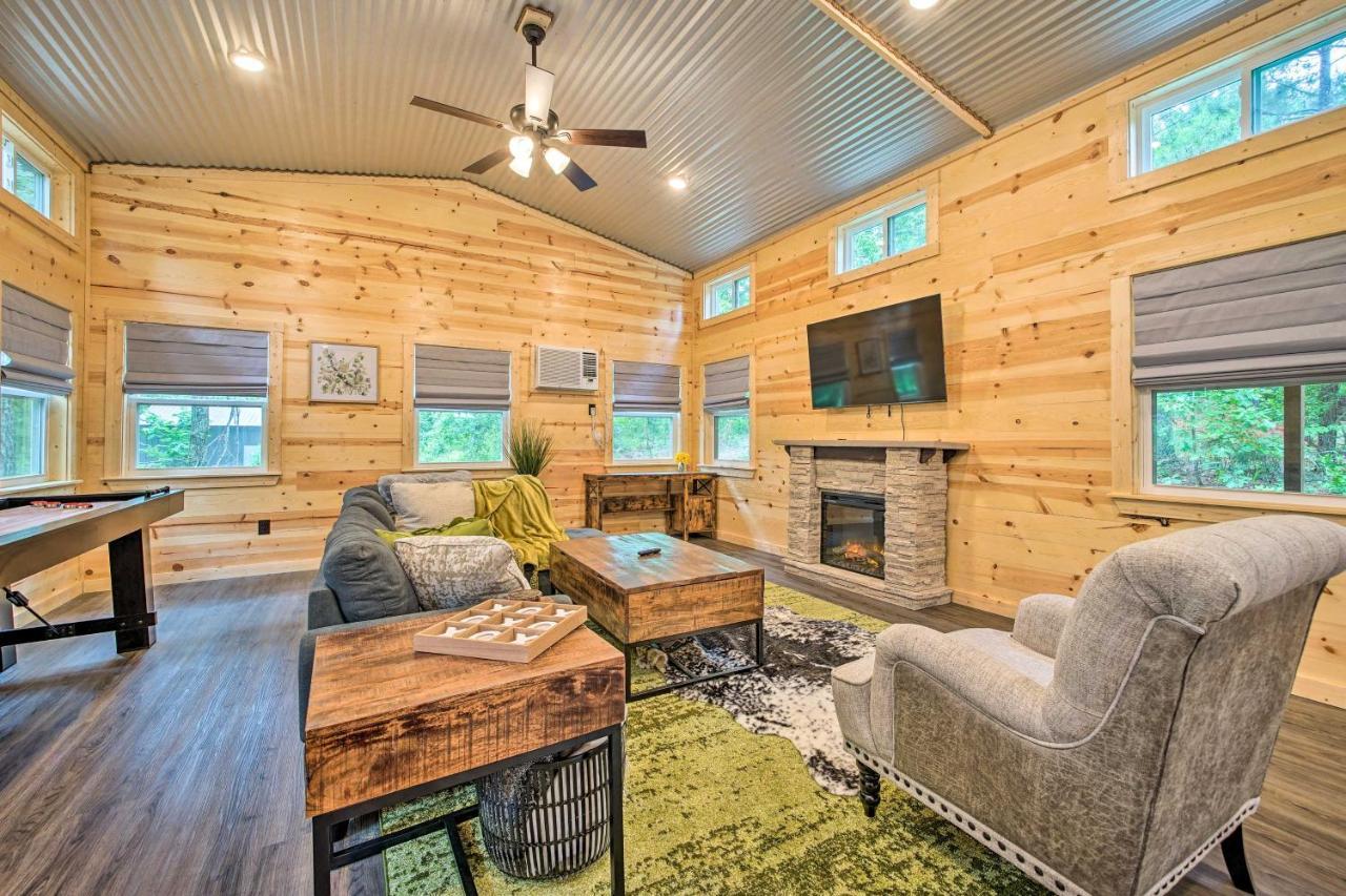 Stylish Cabin By Beavers Bend Hot Tub And Fire Pit Broken Bow Exterior photo