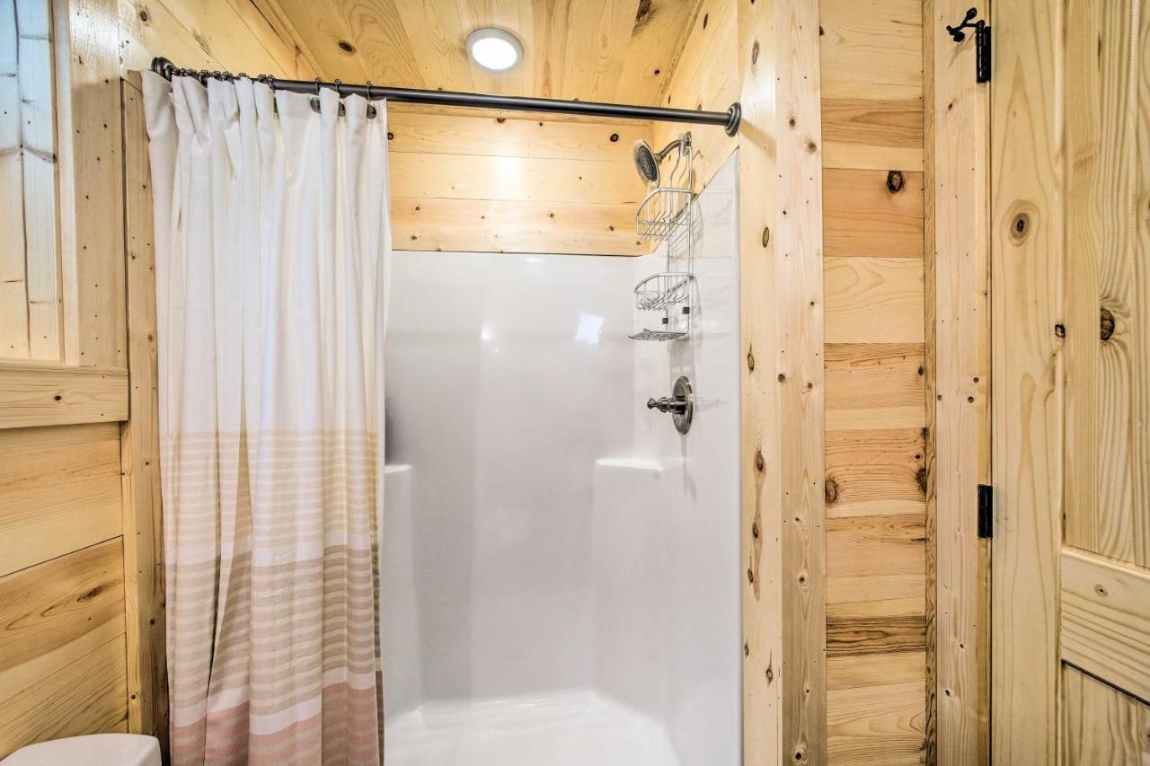 Stylish Cabin By Beavers Bend Hot Tub And Fire Pit Broken Bow Exterior photo