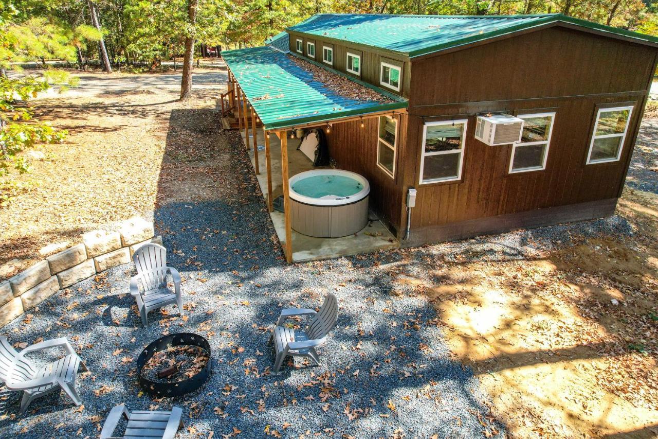 Stylish Cabin By Beavers Bend Hot Tub And Fire Pit Broken Bow Exterior photo