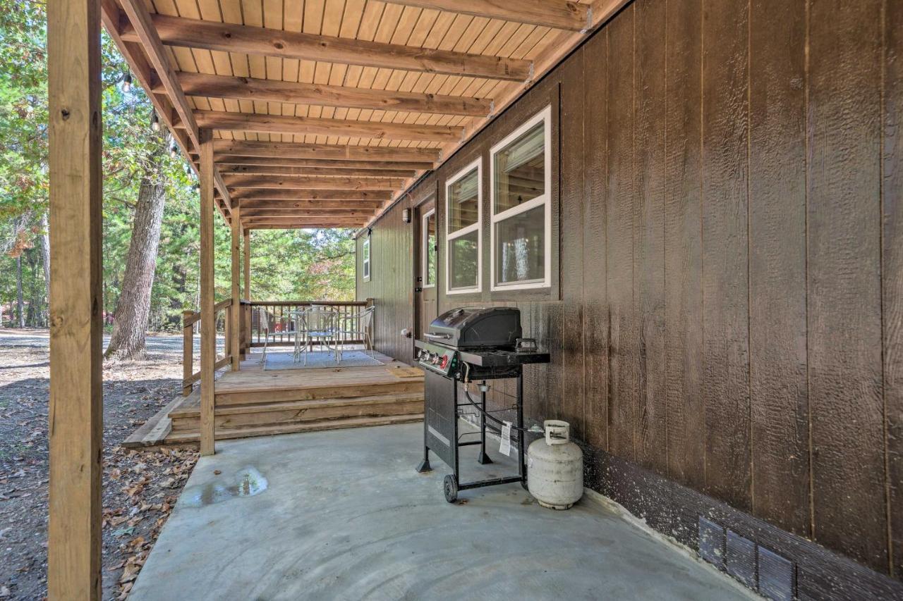 Stylish Cabin By Beavers Bend Hot Tub And Fire Pit Broken Bow Exterior photo