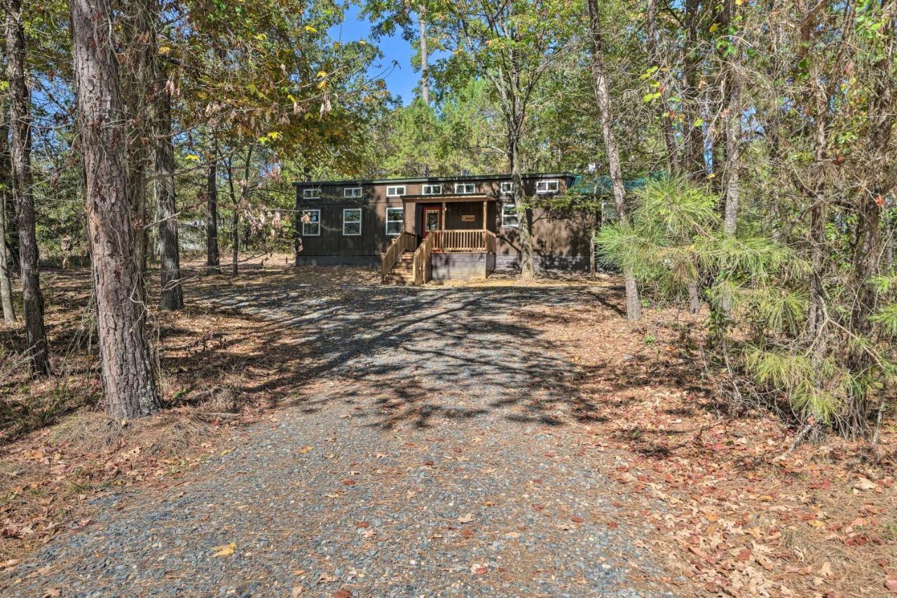 Stylish Cabin By Beavers Bend Hot Tub And Fire Pit Broken Bow Exterior photo